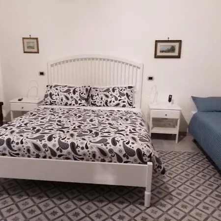 Stella לינה וארוחת בוקר 3*