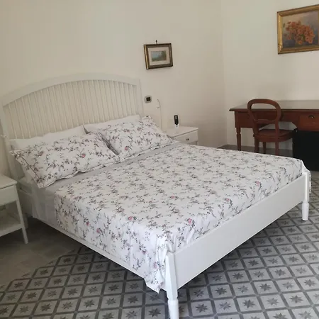 לינה וארוחת בוקר Stella