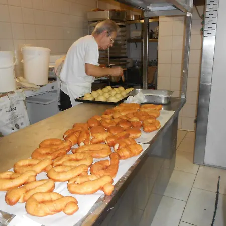 Stella ベッド・アンド・ブレックファスト 3*