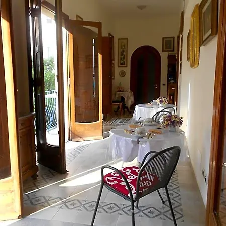 Stella Bed & Breakfast 3*